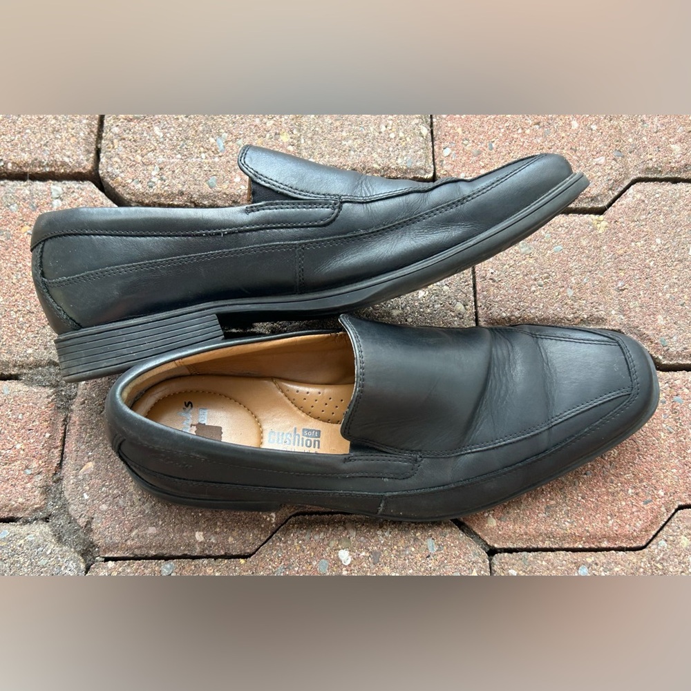 CLARKS Tilden Men’s leather slip on loafers